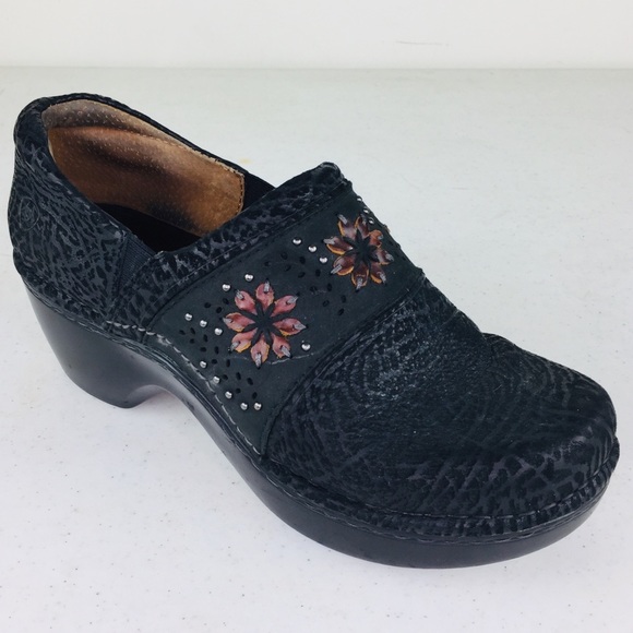 ariat nursing shoes